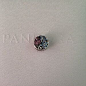 Pandora palm tree charm